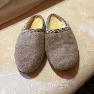 Slippers